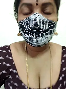 Snapshot of gaurika18 chatting on 05.10.26 gaurika18 online show from 05.10.26