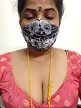 Snapshot of gaurika18 chatting on 05.18.26 gaurika18 online show from 05.18.26