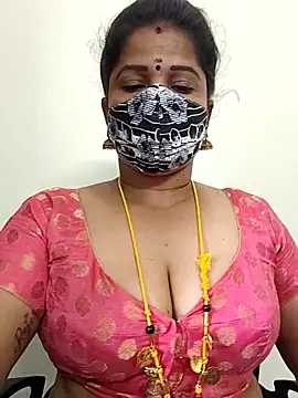 Snapshot of gaurika18 chatting on 05.19.26 gaurika18 online show from 05.19.26