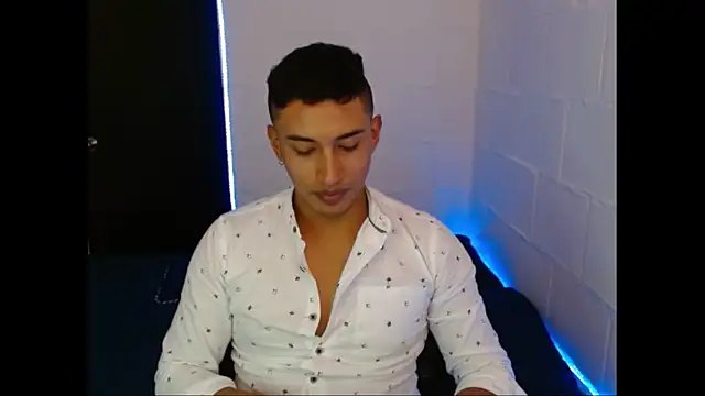 Snapshot of Davixx258 chatting on 02.20.25 Davixx258 online show from 02.20.25