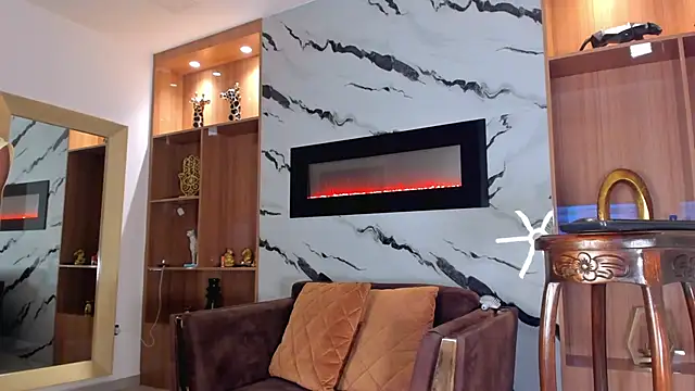 Keila Mendoza online show from 11.26.25