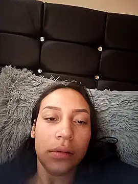 Snapshot of emma_ambar chatting on 09.10.25 emma ambar online show from 09.10.25