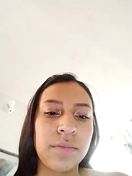 Snapshot of emma_ambar chatting on 10.09.25 emma ambar online show from 10.09.25