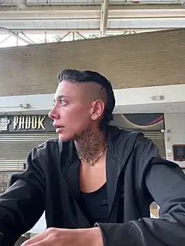 Snapshot of _PhillipBrown chatting on 01.28.25 PhillipBrown online show from 01.28.25