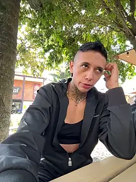 Snapshot of _PhillipBrown chatting on 01.29.25 PhillipBrown online show from 01.29.25