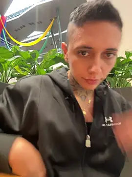 Snapshot of _PhillipBrown chatting on 02.12.25 PhillipBrown online show from 02.12.25