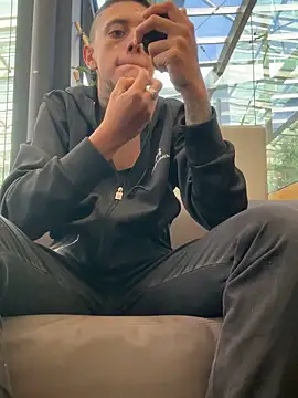 Snapshot of _PhillipBrown chatting on 02.15.25 PhillipBrown online show from 02.15.25