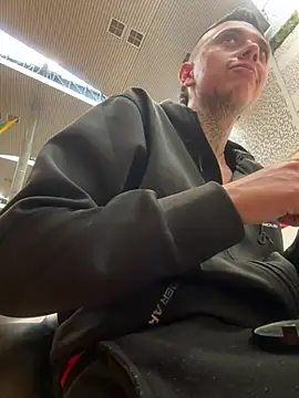 Snapshot of _PhillipBrown chatting on 02.21.25 PhillipBrown online show from 02.21.25