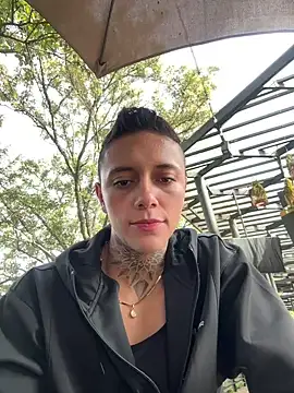 Snapshot of _PhillipBrown chatting on 03.21.25 PhillipBrown online show from 03.21.25