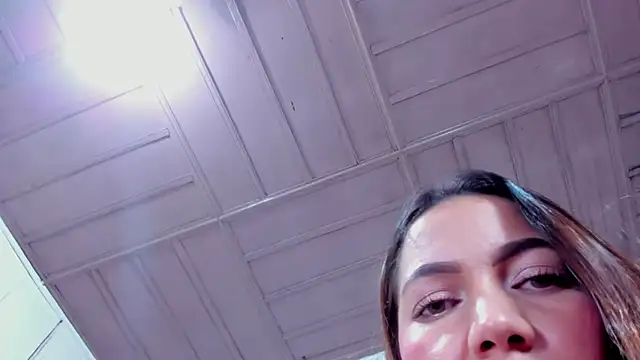 Mia Malkovaa  online show from 10.22.25