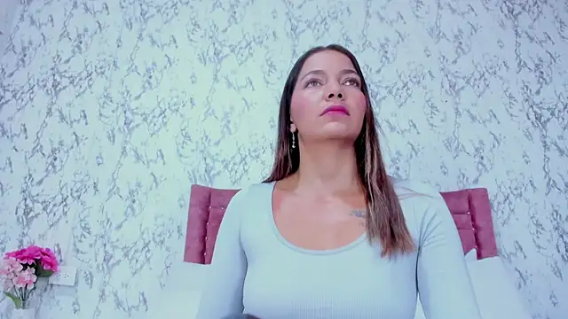 Mia Malkovaa  online show from 02.17.26