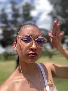 baby lizy online show from 02.20.26