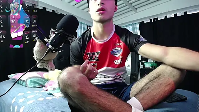 Snapshot of dylan_fun18 chatting on 12.18.25 dylan fun18 online show from 12.18.25