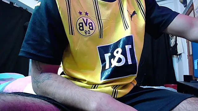 Snapshot of dylan_fun18 chatting on 12.22.25 dylan fun18 online show from 12.22.25