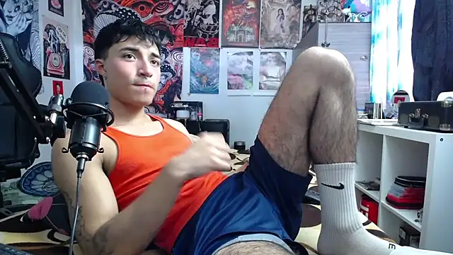 Snapshot of dylan_fun18 chatting on 04.09.26 dylan fun18 online show from 04.09.26