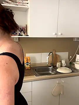 WhiteWomen online show from 11.05.25