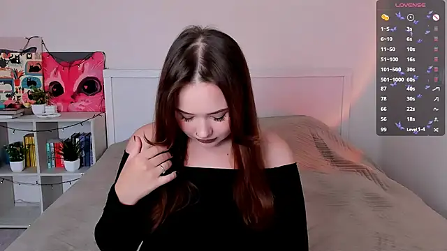 Snapshot of LittleKiitten chatting on 09.27.25 LittleKiitten online show from 09.27.25