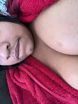 Snapshot of vic_pretynhaa chatting on 01.27.25 vic pretynhaa online show from 01.27.25