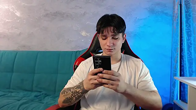 Snapshot of Ricky-boy chatting on 11.17.25 Ricky-boy online show from 11.17.25