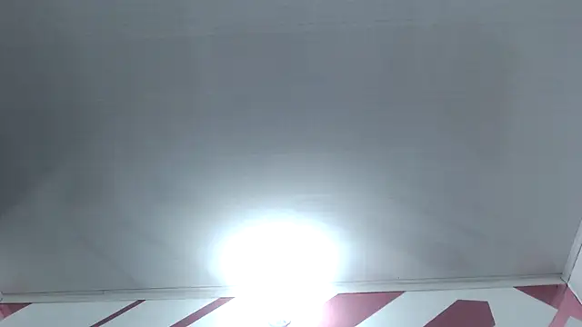 Kitten Hot  online show from 11.20.25