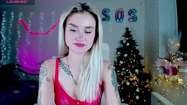 Snapshot of _Ravenaa chatting on 01.07.25 Ravenaa online show from 01.07.25