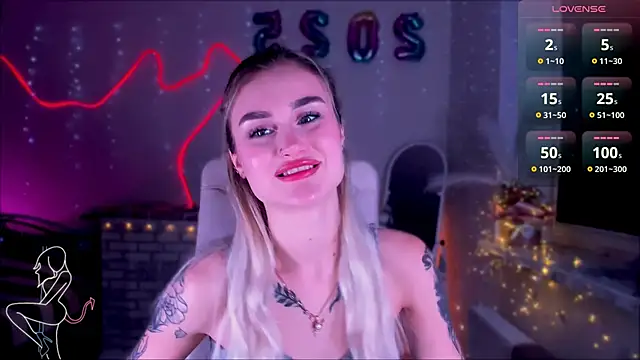 Snapshot of _Ravenaa chatting on 01.20.25 Ravenaa online show from 01.20.25