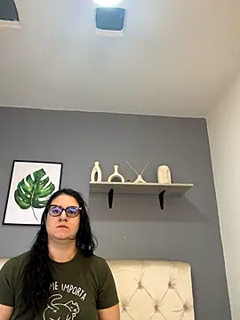 Soe Lara online show from 09.12.25