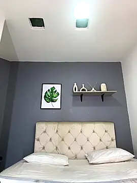 Soe Lara online show from 09.20.25