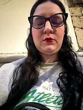 Soe Lara online show from 10.14.25