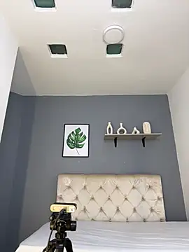 Soe Lara online show from 11.26.25