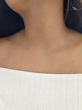 Catalehia Milk online show from 11.26.25