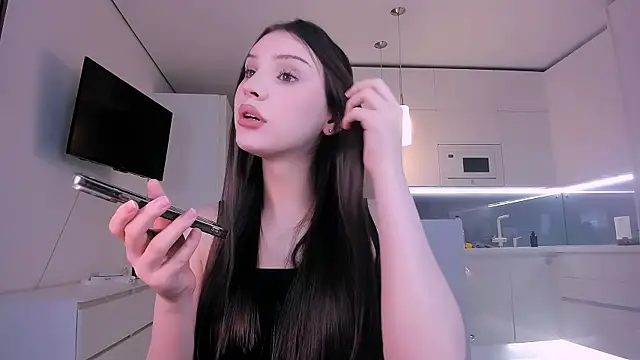 Snapshot of sharon_forever chatting on 11.19.25 sharon forever online show from 11.19.25