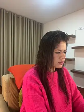 Snapshot of Alice_Biel chatting on 12.24.24 Alice Biel online show from 12.24.24