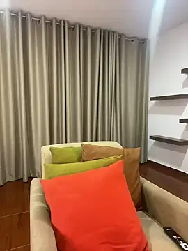 Snapshot of Alice_Biel chatting on 12.25.24 Alice Biel online show from 12.25.24