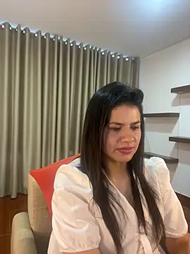 Snapshot of Alice_Biel chatting on 01.11.25 Alice Biel online show from 01.11.25