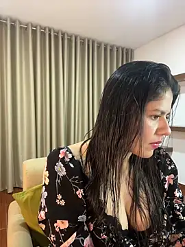 Snapshot of Alice_Biel chatting on 01.12.25 Alice Biel online show from 01.12.25