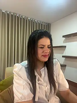 Snapshot of Alice_Biel chatting on 01.14.25 Alice Biel online show from 01.14.25