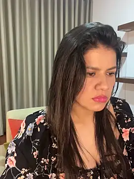 Snapshot of Alice_Biel chatting on 01.28.25 Alice Biel online show from 01.28.25