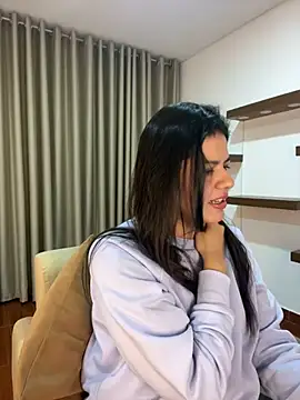 Snapshot of Alice_Biel chatting on 01.30.25 Alice Biel online show from 01.30.25