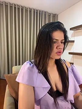 Snapshot of Alice_Biel chatting on 01.31.25 Alice Biel online show from 01.31.25