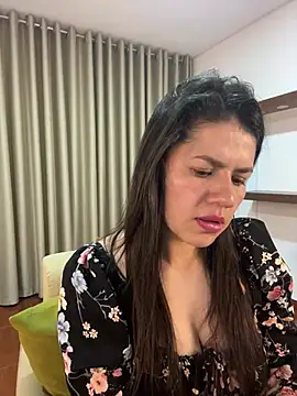 Snapshot of Alice_Biel chatting on 02.22.25 Alice Biel online show from 02.22.25