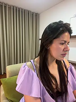 Snapshot of Alice_Biel chatting on 03.02.25 Alice Biel online show from 03.02.25