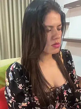 Snapshot of Alice_Biel chatting on 03.06.25 Alice Biel online show from 03.06.25