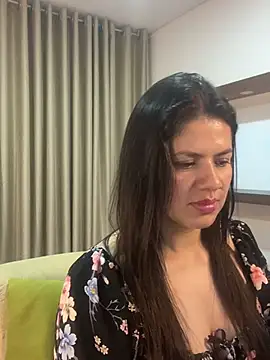 Snapshot of Alice_Biel chatting on 03.06.25 Alice Biel online show from 03.06.25