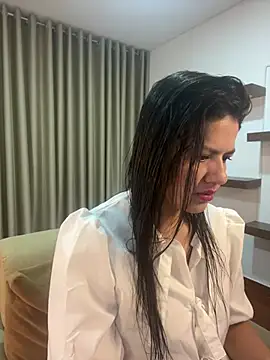 Snapshot of Alice_Biel chatting on 03.12.25 Alice Biel online show from 03.12.25