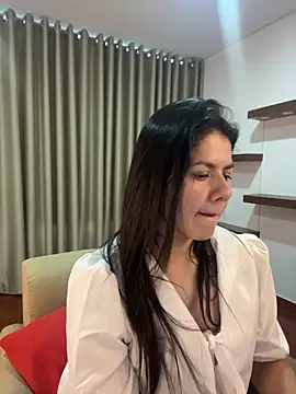 Snapshot of Alice_Biel chatting on 03.15.25 Alice Biel online show from 03.15.25