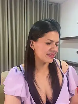 Snapshot of Alice_Biel chatting on 03.22.25 Alice Biel online show from 03.22.25