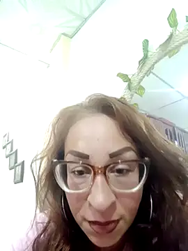 Snapshot of karlabarrera chatting on 03.20.25 karlabarrera online show from 03.20.25
