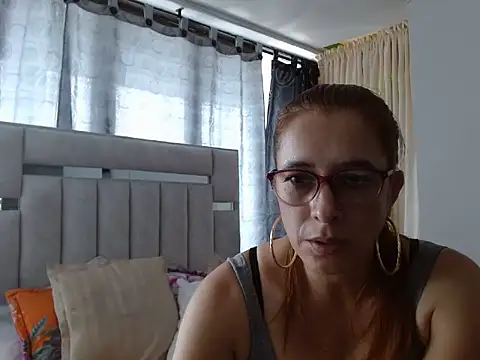 Snapshot of karlabarrera chatting on 05.28.26 karlabarrera online show from 05.28.26
