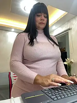 Snapshot of Hot_beauty__ chatting on 06.06.26 Hot beauty online show from 06.06.26